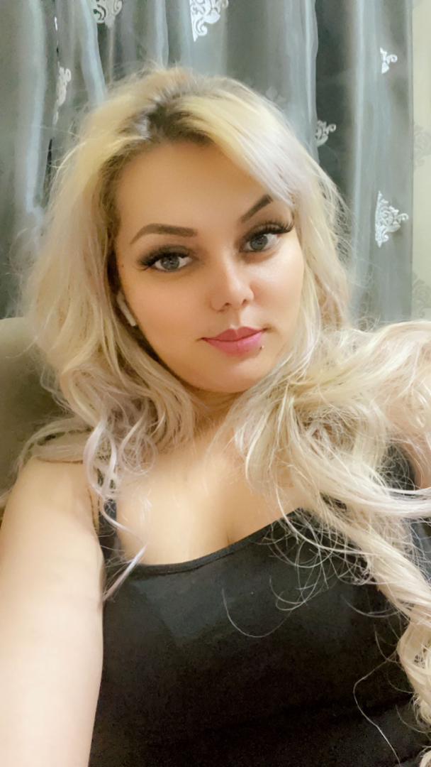 Premium Escort Model in Delhi